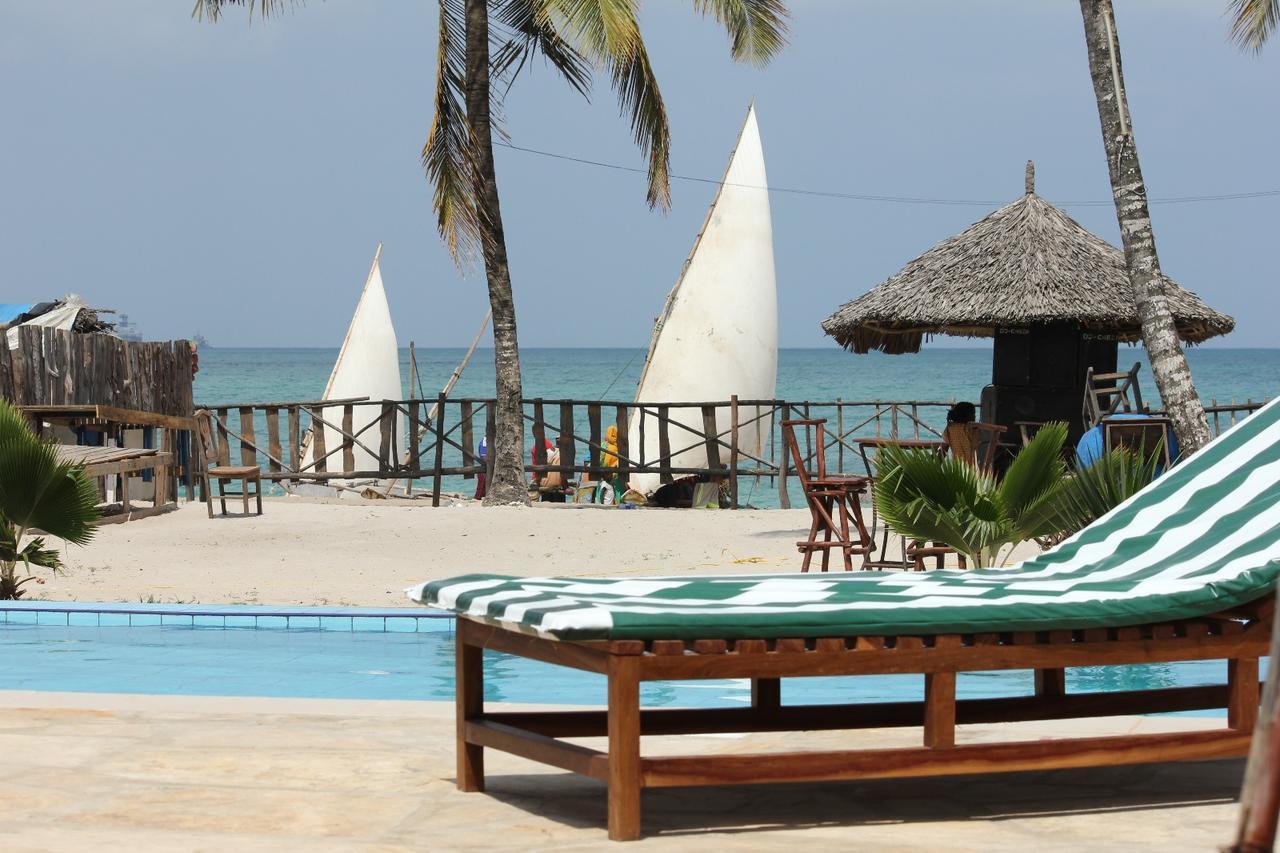Villa Dahl Beach Resort Daressalam Exterior foto