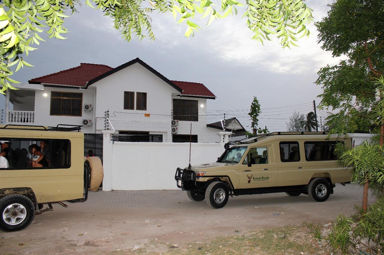 Villa Dahl Beach Resort Daressalam Exterior foto